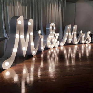 Location Grandes Lettres "Mr & Mrs" lumineux H1m20 -Nouvelle génération